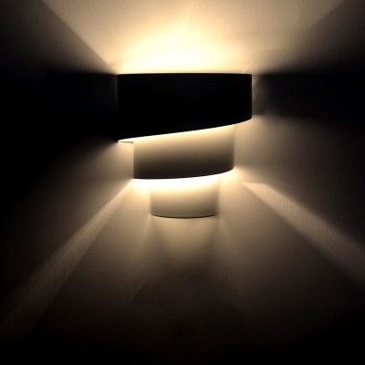Multi Tiers Wall Lighting Modernism Metal 1 Light Wall Mount Fixture in Black for Corridor