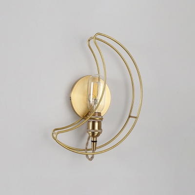 1 Light Moon Shape Sconce Light Modern Chic Lighting Fixture in Gold Metal Frame for Bedroom
