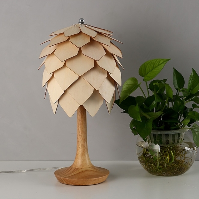 Pinecone Shade Table Light Lodge Creative Woody Desk Light in Natural Wood Finish