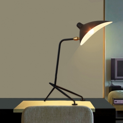 Modern Duckbill Standing Desk Light with Tripod Rotatable Metallic 1 Head Table Lamp in Black