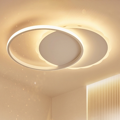 White Circular Flushmount with Scalloped Edge Modern Chic Metal LED Lighting Fixture