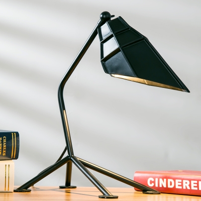 Geometric Shade Standing Desk Light Modernism Metal 1 Light Table Lamp in Black for Bedside
