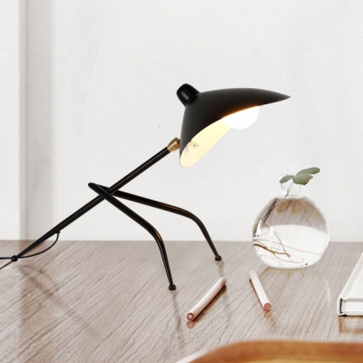 Single Light Tripod Desk Lamp with Duckbill Shade Modern Fashion Metal Standing Desk Light in Black
