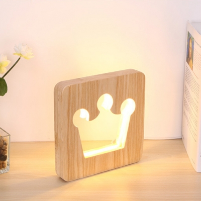Hollow Out LED Standing Desk Light with Crown Wooden Table Lamp for Nursing Room Kindergarten