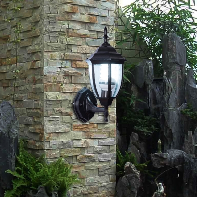 Single Light Lantern Wall Light Waterproof Vintage Clear Glass LED Landscape Light in Black/Bronze for Yard