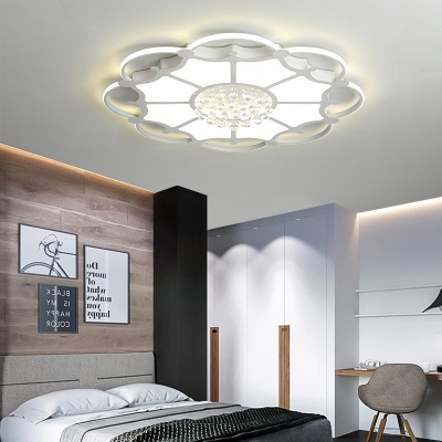 Contemporary Round Light Fixture with Clear Crystal Acrylic LED Flush Mount Lighting in White