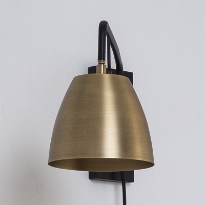 Swing Arm Wall Sconce Single Light Nordic Style Metal Wall Mount Light in Brushed Brass
