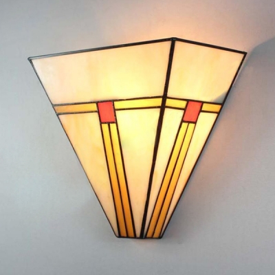 Stained Glass Triangle Shade Wall Light 1 Light Tiffany Style Rustic Sconce Lamp for Bathroom Restaurant