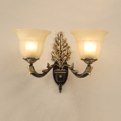Metal Glass Petal Wall Lamp 1/2 Lights Vintage Style Sconce Light in Brass and Black for Foyer