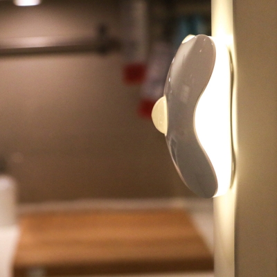 6 LED Stick On Light Dusk to Dawn Sensing and Motion Sensing Night Lighting for Bathroom Hallway