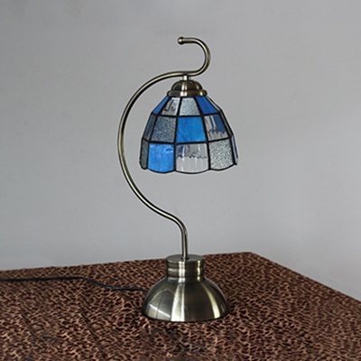 Art Glass Lattice Dome Desk Light 1 Light Tiffany Simple Style Desk Lamp in White/Blue for Study Room