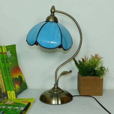 Simple Style Tiffany Dome Desk Light 1 Light Art Glass Night Light for Study Room Restaurant