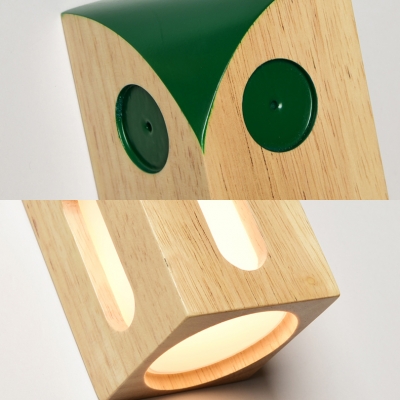 Modern Style Owl Wall Light Wooden Small Sconce Light in Blue/Green/Red for Kid Bedroom Corridor