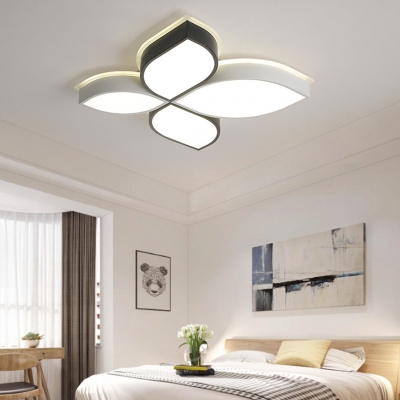 Four-Leaf Clover Ceiling Mount Light Modern Acrylic LED Flush Light in Warm/White for Adult Bedroom