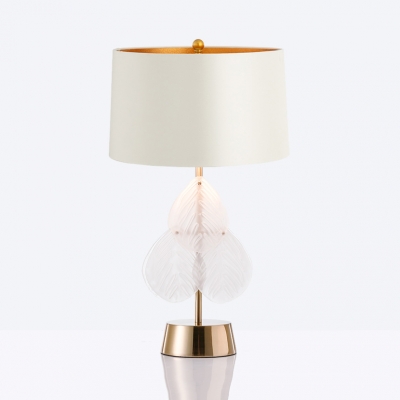 Modern Leaf Decoration Desk Light 1 Light Crystal Table Light in Gold/Off-White for Bedroom