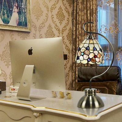 1 Light Desert Rose Table Light Tiffany Style Stained Glass Desk Light in Beige for Bedroom