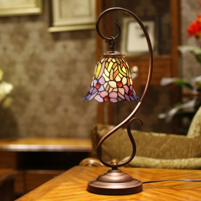 Tiffany Rustic Table Light with Curved Arm Flower/Grape One Head Metal Table Lamp for Bedroom Hotel