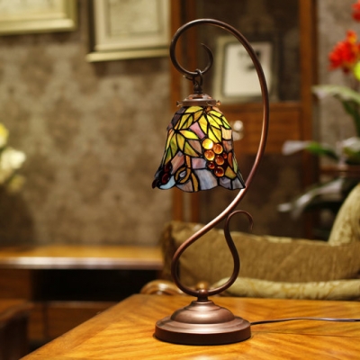 Tiffany Rustic Table Light with Curved Arm Flower/Grape One Head Metal Table Lamp for Bedroom Hotel