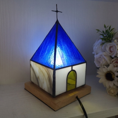 Art Glass House Desk Light 1 Head Tiffany Lovely Night Light with Plug-In Cord for Boys Bedroom