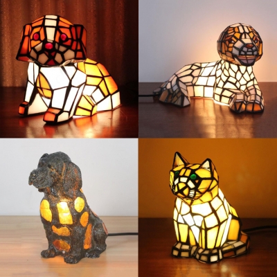 Single Light Cat/Doggy Table Light Tiffany Stylish Glass Night Light for Study Room