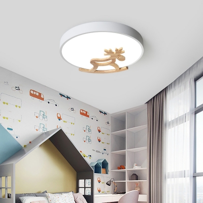 Nordic Round Flushmount Lighting with Wood Deer Decoration LED Metal Flush Ceiling Light