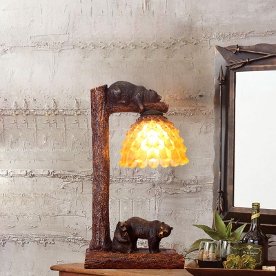 Amber Glass Pinecone Table Light Lodge 1 Head Decorative Standing Table Light with Bear