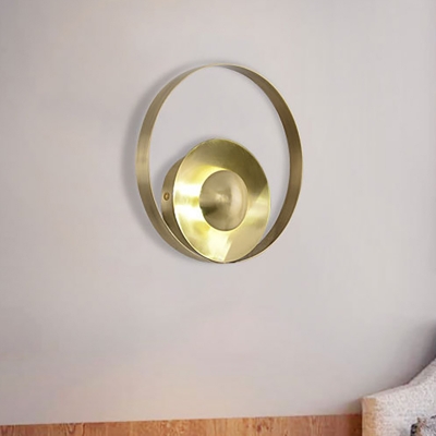 1 Bulb Round Sconce Lamp Colonial Metal Wall Lighting Fixture in Gold for Dining Room