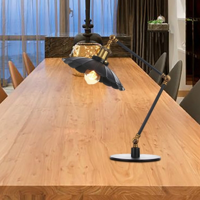 Scalloped Edge Table Light Industrial Stylish Metallic 1 Light Black/Brass Table Lighting for Bedroom