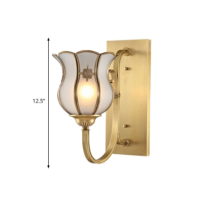 Floral Metal Sconce Light Traditionalism 1-Bulb Living Room Wall Light Fixture in Brass