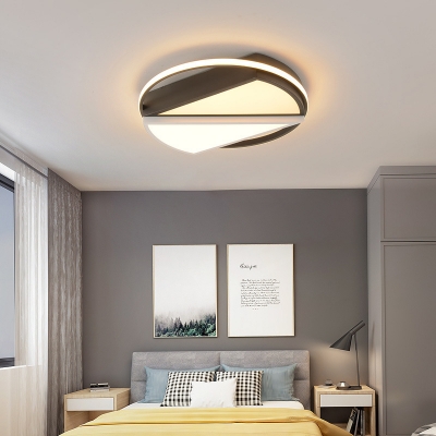 Modern Circle Shaped Flush Ceiling Light Fixture Acrylic LED Bedroom Flushmount Lighting in Black and White