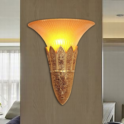 Vintage Bell Shade Wall Sconce Fixture 1 Head Frosted Glass and Resin Wall Lighting in Gold/Silver for Bedroom