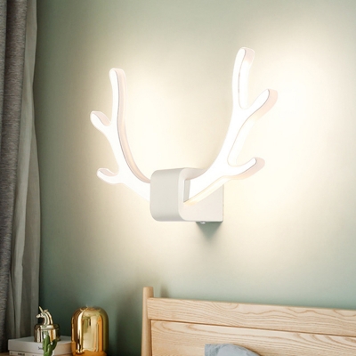 Nordic Style Antler Wall Sconce Light Metal Decorative Wall Light Fixture for Bedroom