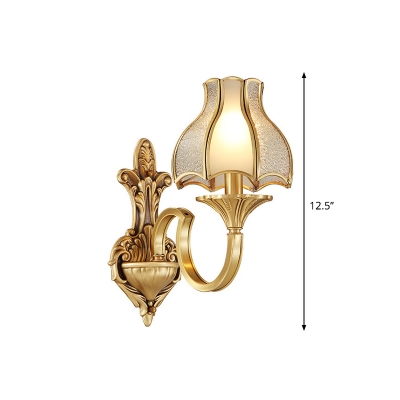Traditional Scalloped Sconce Light Fixture 1/2-Bulb Metal Wall Lamp in Brass for Bathroom