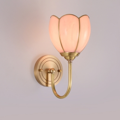 1 Bulb Wall Light Sconce Traditional Living Room Wall Lighting Fixture with Flower Yellow/Blue/Pink Glass Shade
