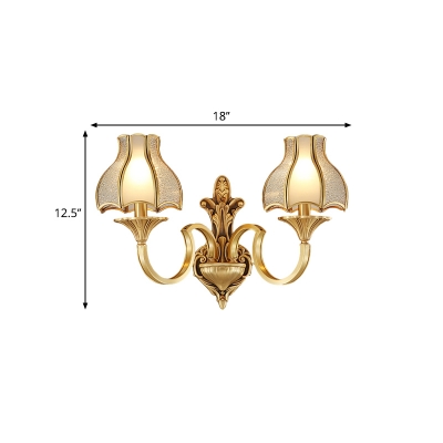 Traditional Scalloped Sconce Light Fixture 1/2-Bulb Metal Wall Lamp in Brass for Bathroom