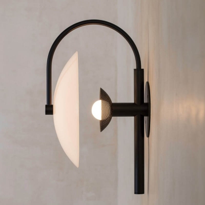 1 Light Curved Arm Wall Sconce Light with Saucer Ribbed Glass Shade Modern Wall Lamp in Black