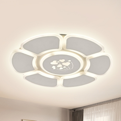 Contemporary Flower Acrylic Ceiling Lamp LED Flush Mount Light Fixture in White for Living Room