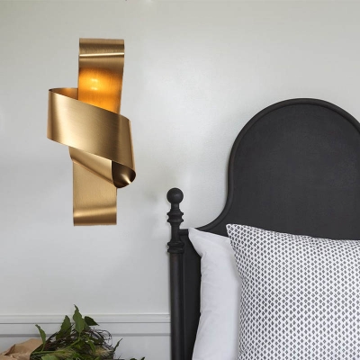 Curved Sconce Light Minimalist Metal 1 Bulb Wall Lighting Fixture in Gold for Living Room