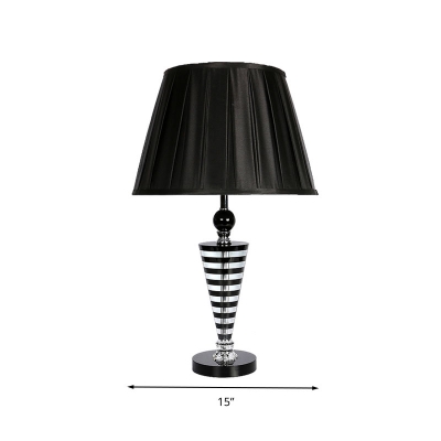1 Head Table Lamp Antiqued Living Room Night Light with Barrel Fabric Shade in Black