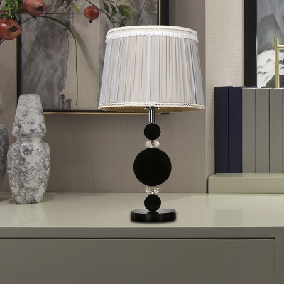 1 Bulb Living Room Desk Lamp Modernist Black Table Light with Barrel Fabric Shade