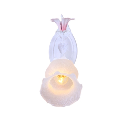 Traditional Floral Wall Light Sconce 1 Bulb Metal Wall Lamp Fixture in White for Bedroom