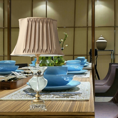 1 Bulb Shaded Task Lighting Modernist Fabric Reading Lamp in Gold for Living Room