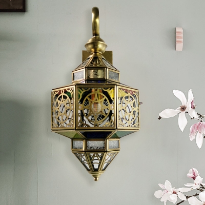 1-Light Wall Lighting Fixture Traditional Restaurant Wall Sconce Lamp with Multifaceted Metal in Brass