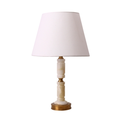 1 Bulb Cone Table Light Modernism Fabric Desk Lamp in White with Circular Gold Metal Base