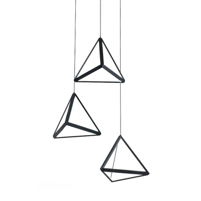 Modernist Triangle Hanging Lighting Iron 3-Light Restaurant LED Cluster Pendant Lamp in Black