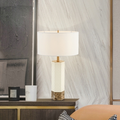 Straight Sided Shade Task Lighting Modern Fabric 1 Head Small Desk Lamp in White