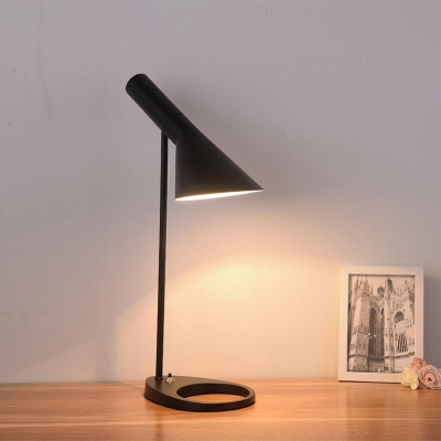 Wide Flare Nightstand Lamp Contemporary Metal 1 Head Reading Book Light in Black