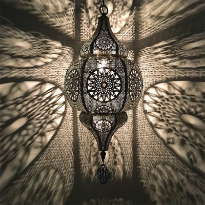 1 Light Hollow Hanging Ceiling Light Art Deco Brass Metal Pendant Lighting for Restaurant