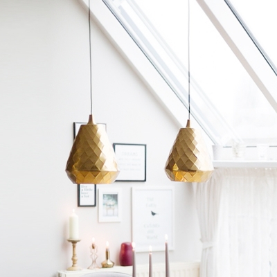 Gold Finish Teardrop Pendant Modern 1 Head Iron Ceiling Hang Fixture with Pinecone Design