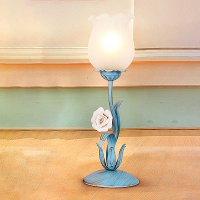 Pastoral Flower Nightstand Lamp 1 Light Metal Night Table Lighting in Blue/Pink for Study Room